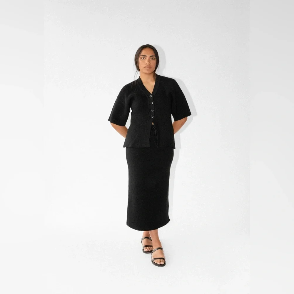 James Street Co. Mari Long Knitted Drawstring Black Midi Skirt - Picture 6 of 6